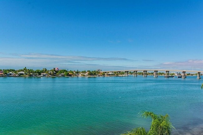 Building Photo - 6085 Bahia Del Mar Cir N