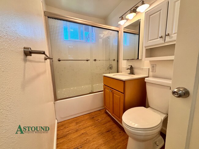 Building Photo - 2742 Broadmoor Ave