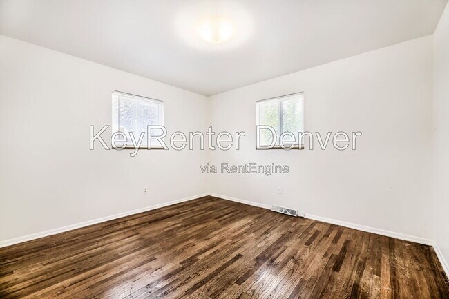 Building Photo - 4282 W Virginia Ave