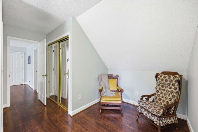 Building Photo - Three-Bedroom Home with Pool in Garner