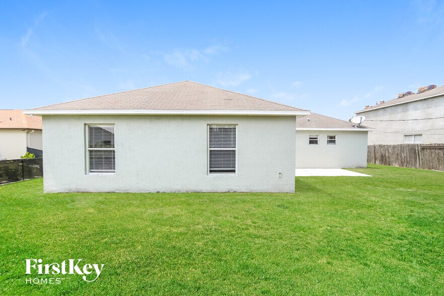 Building Photo - 1686 Whiting St SE