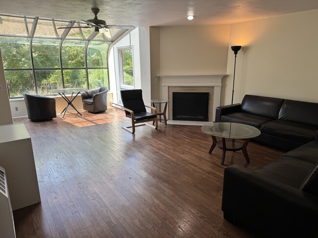 Building Photo - 103 Terrace View Dr