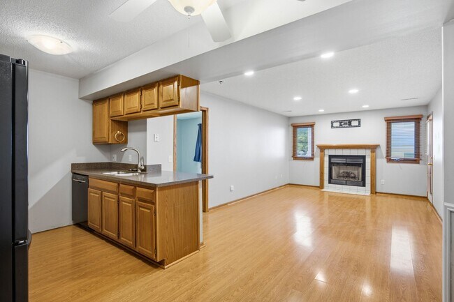 Building Photo - Ankeny Condo for Rent