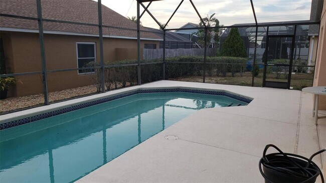Building Photo - 636 Majesty Dr