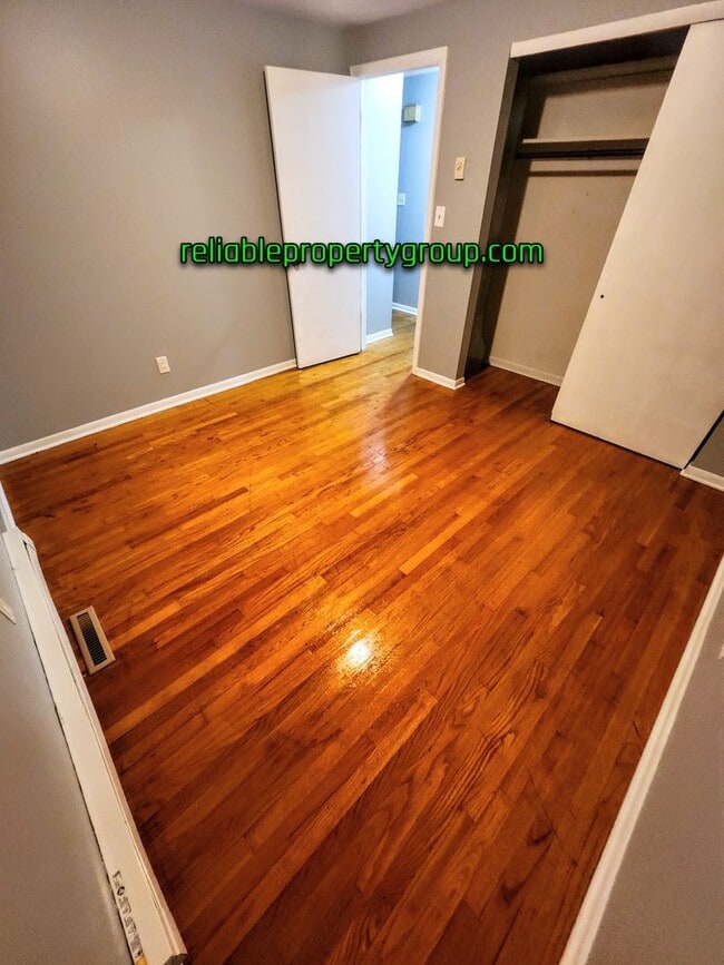 Building Photo - New Listing in Fort Wayne
