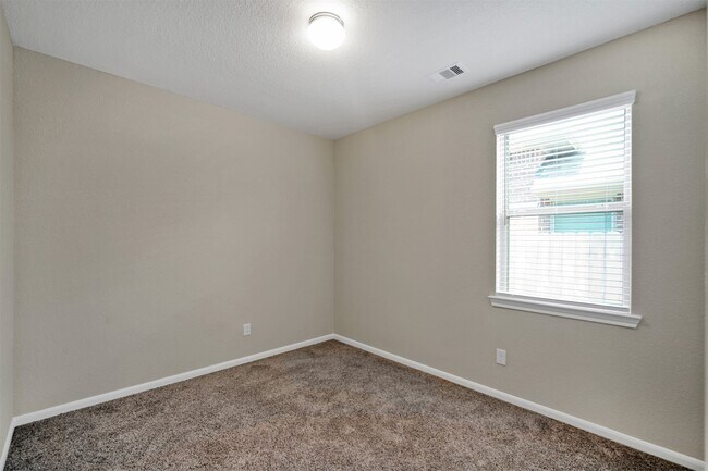 Building Photo - 187 Buckeye Dr