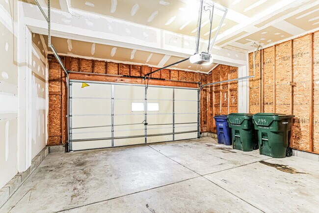 Building Photo - 795 Shellbark St