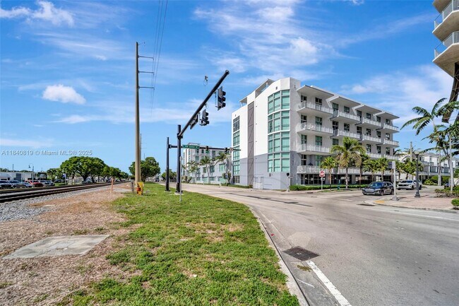 Building Photo - 2100 Van Buren St