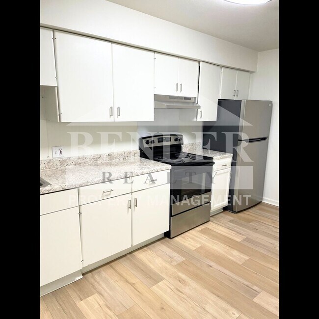 Building Photo - DUPLEX IN THE CITY