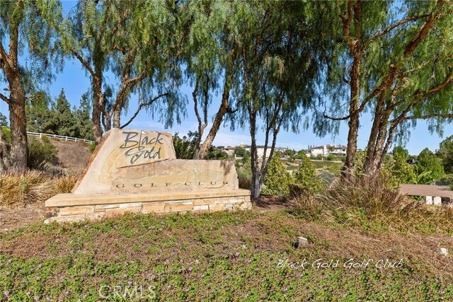 Building Photo - 18558 Oaklawn Ln