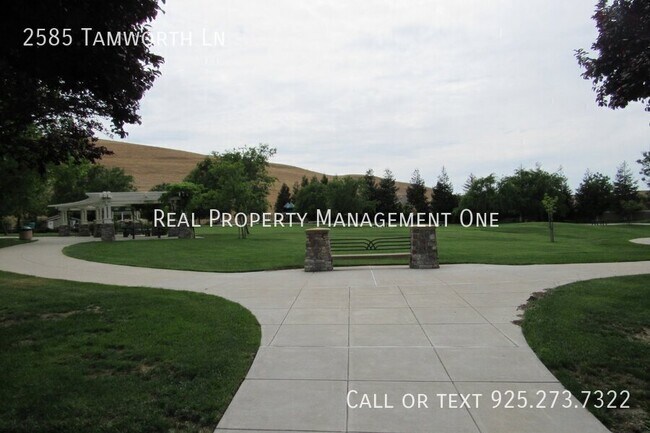 Building Photo - 2585 Tamworth Ln