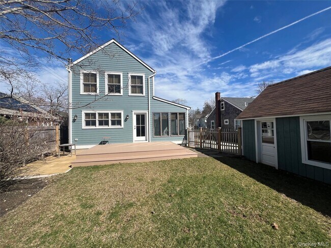 Building Photo - 237 6th St