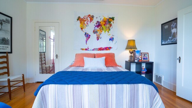 Building Photo - J19(A-B)