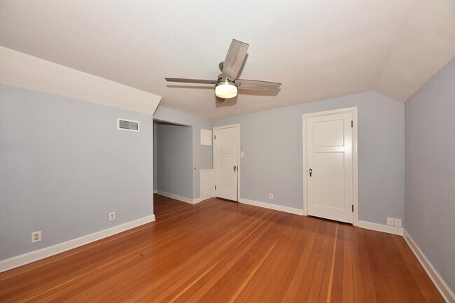 Building Photo - 309 W Washington St