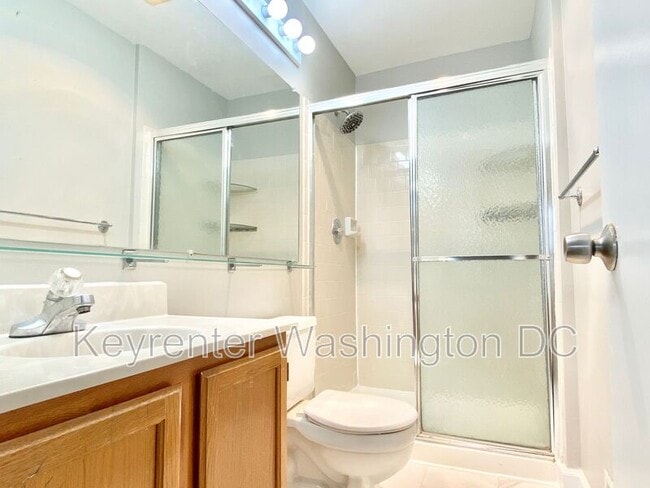 Building Photo - 18231 Fox Chase Cir