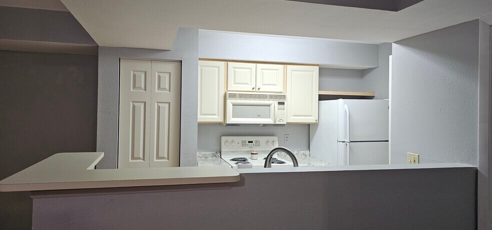 Building Photo - 3004 Parkway Blvd