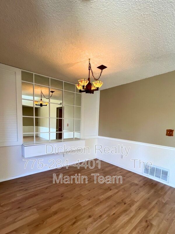 Building Photo - 2519 Sunny Slope Dr