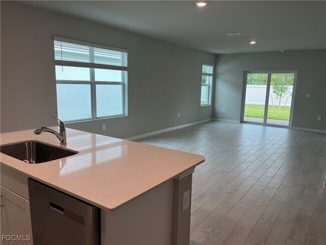 Building Photo - 1150 Brooklands Dr