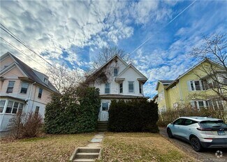 Building Photo - 63 Oakwood Ave