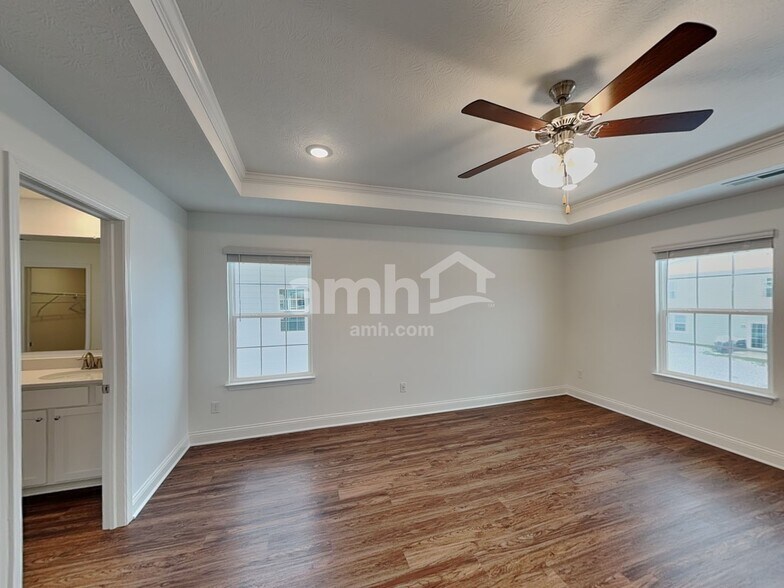 Building Photo - 8465 Northpoint Dr