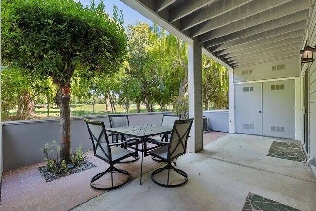 Building Photo - Stylish Golf Course Condo in North San Jose