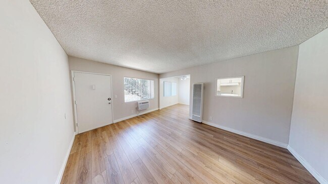 Building Photo - 6000 Fulton Ave
