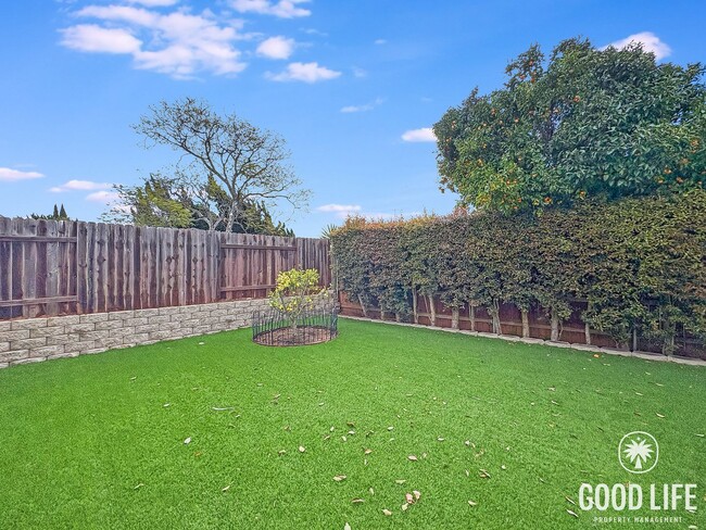 Building Photo - Modern 4-Bedroom Home with Spacious Yard in Prime Clairemont Location