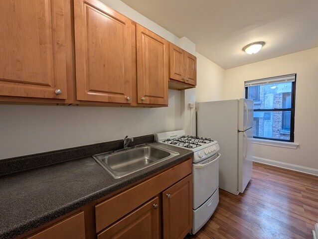 Building Photo - 5425 N Kenmore Ave