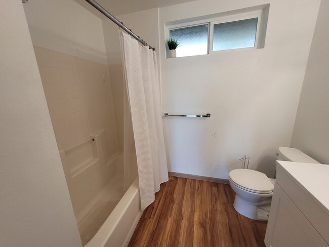 Building Photo - Central Maui - 3 bedroom, 2 bath condo, 5 min from hospital, Kaiser & gov't facilities