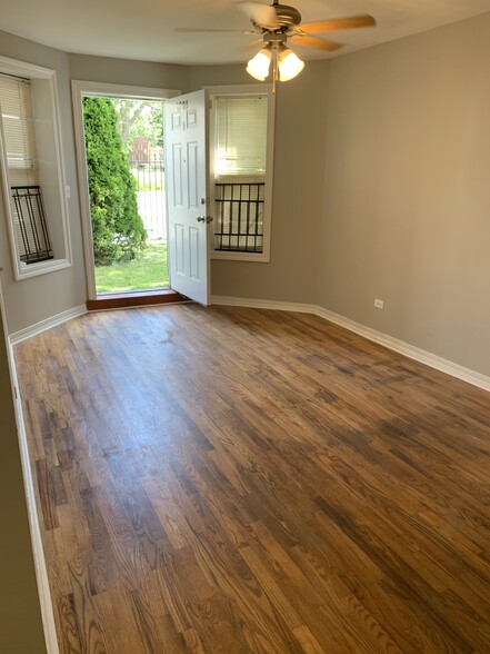 Building Photo - 4905 W Augusta Blvd