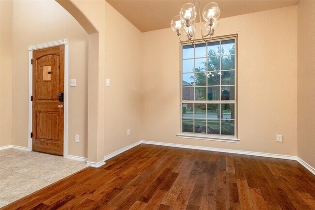 Building Photo - 1009 Cheyenne Dr