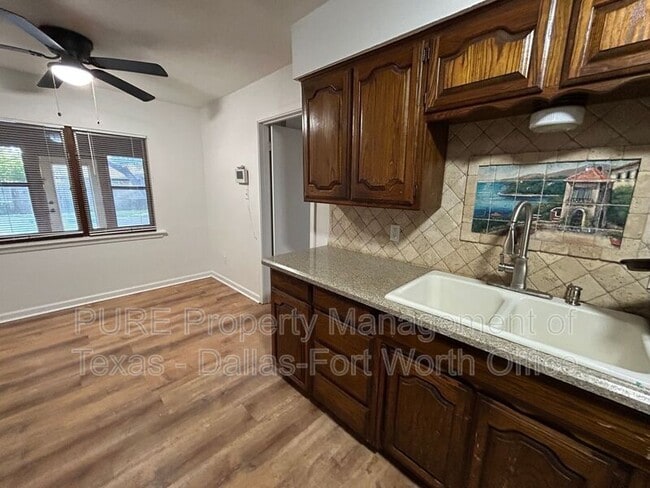 Building Photo - 8913 Sirocka Dr