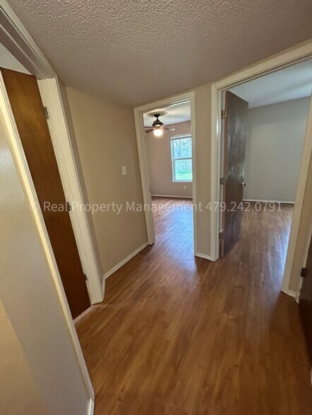 Building Photo - 1908 Cherrybark Dr