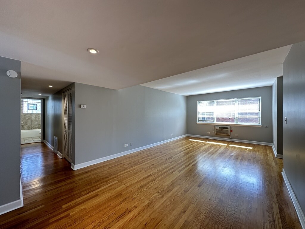 Building Photo - 4924 Mulford St