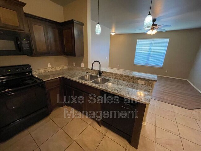 Building Photo - 1317 Garden Gate Dr