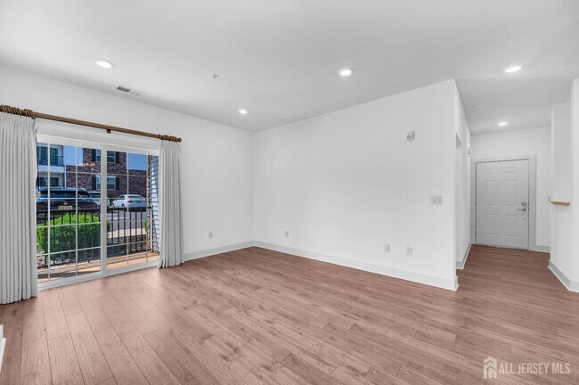 Building Photo - 617 Marion Ln