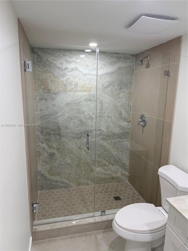 Building Photo - 8005 Lake Dr