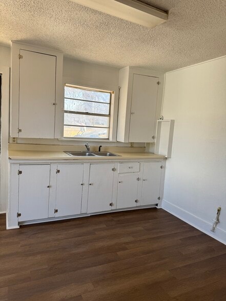 Building Photo - 2003 N Grand Ave