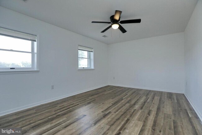 Building Photo - 8530 Wedding Dr