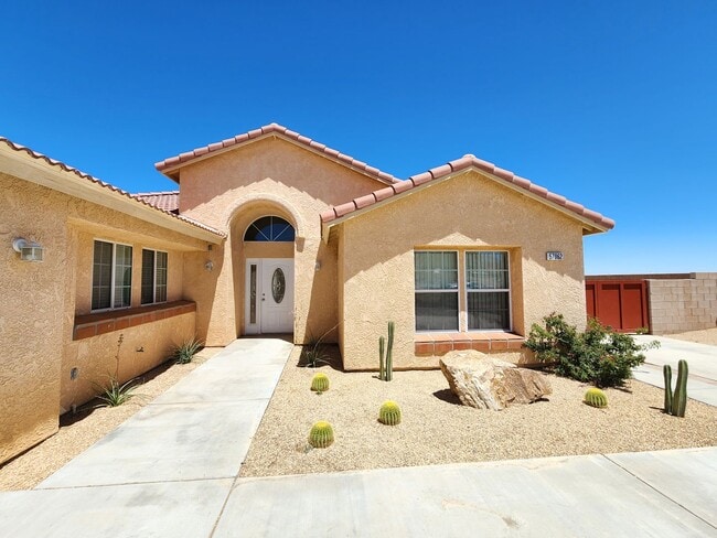 Building Photo - 57062 Millstone Dr