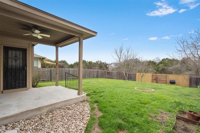 Building Photo - 2044 Nestlewood Dr