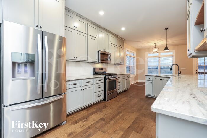 Building Photo - 708 Jersey Dr