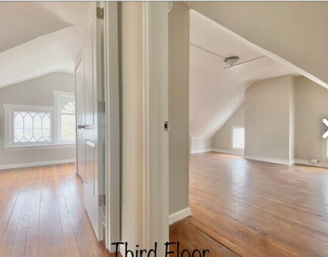Building Photo - 287 Earnshaw Ave