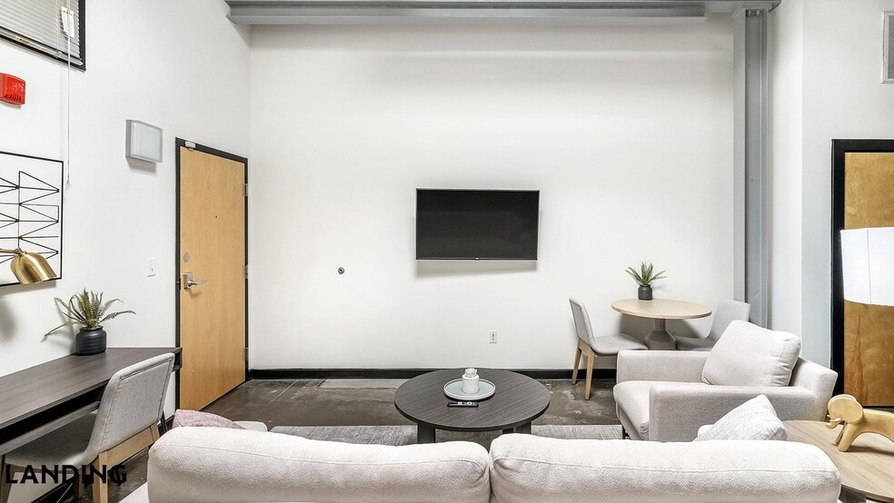 Building Photo - 700 Everett St