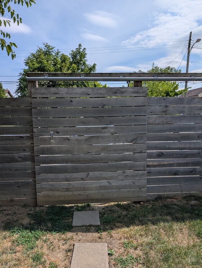 Sliding Gate to Parking - 816 Wager St
