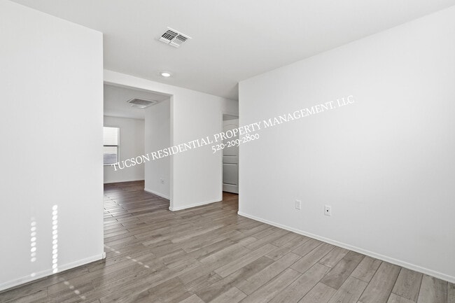 Building Photo - 8839 E Raven Hill Wy