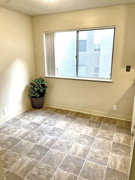 dining area with window - 369 palm ave
