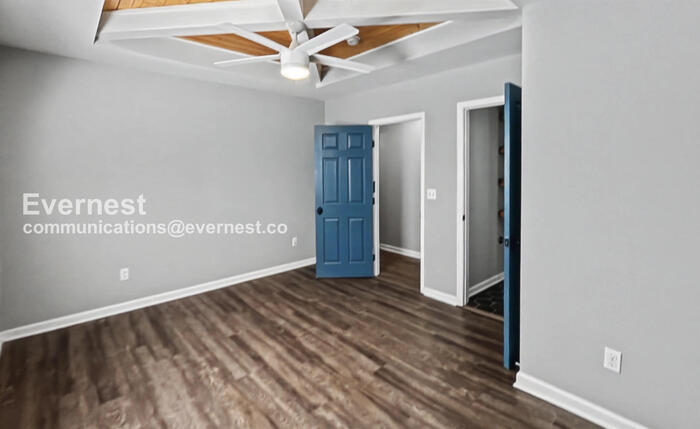 Building Photo - 5501 St Elmo Ave