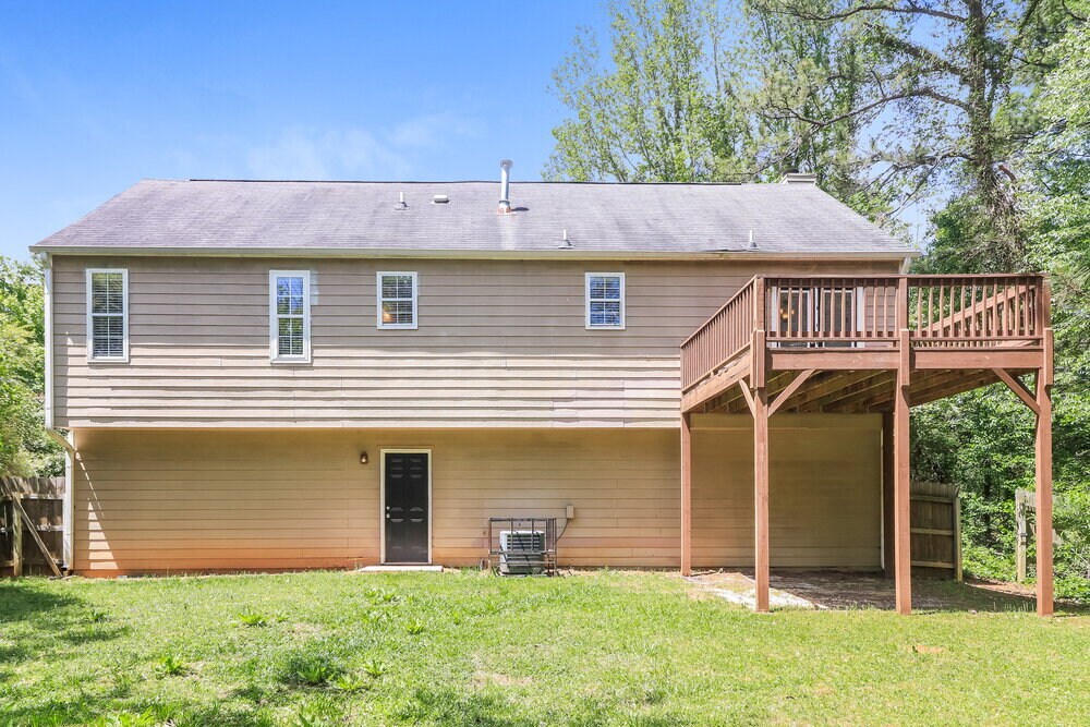 Building Photo - 523 White Pines Dr