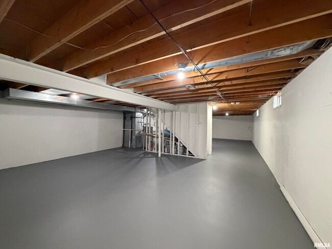 Building Photo - 122 W Morningside Dr